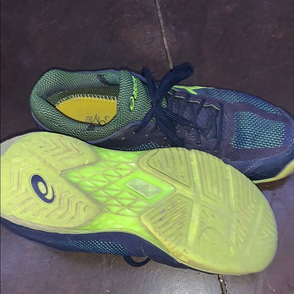 shoes - Picture 3 of 3